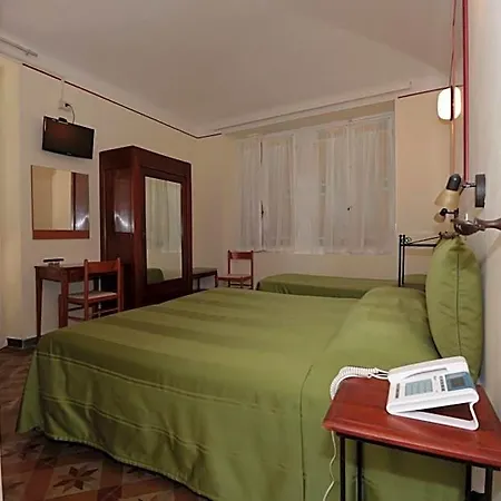 Amelia Hotel 2*