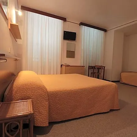 Hotel Amelia 2*